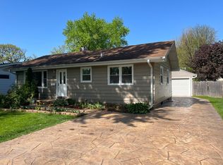 1117 Lebanon St, Aurora, IL 60505