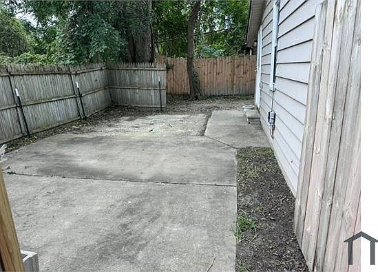 3rd image of 5049 Lafontaine St