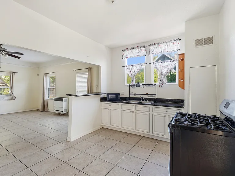 334 N Broadway Ave #334 — Photo 12