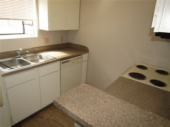 5th image of 2405 W Slaughter Ln
