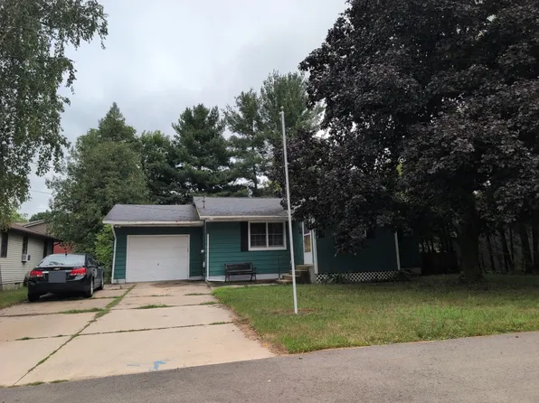 320 Doris St, Sparta, MI 49345