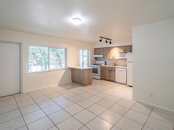 5th image of 666 NE 80th St Unit 9-666-09