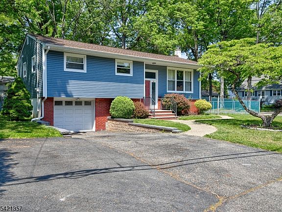 2nd image of 50 Auburn Rd