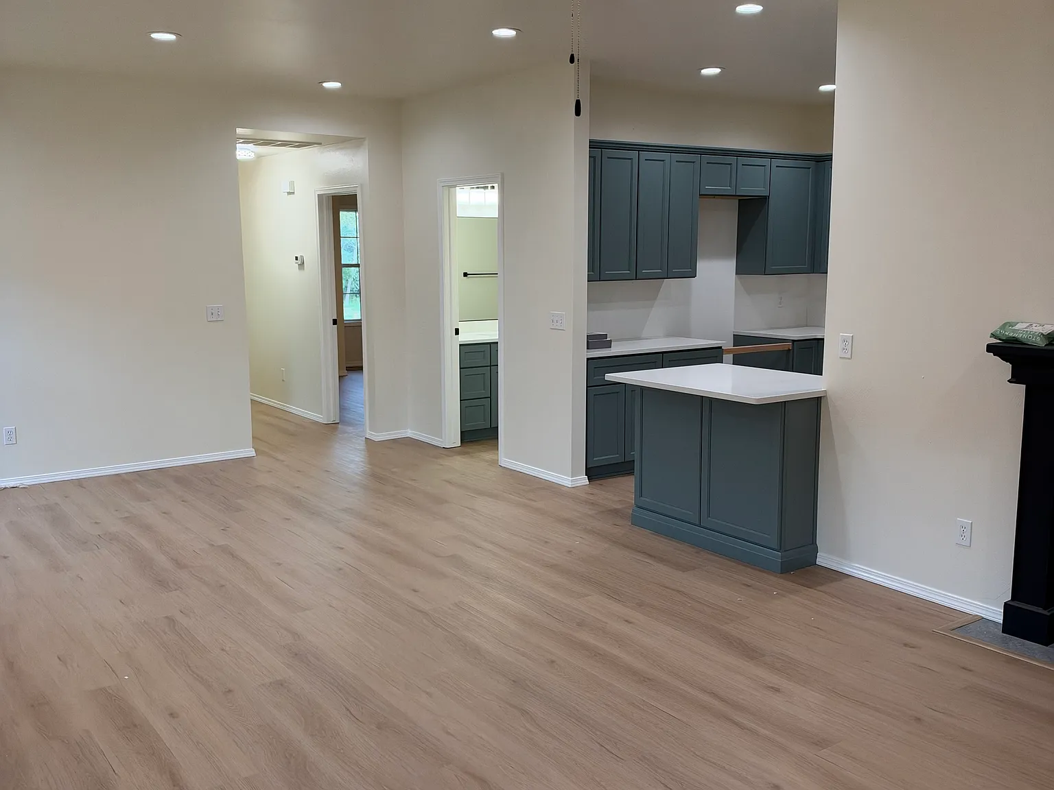 3 bed, 1446 sqft, $2,100 — Photo 3