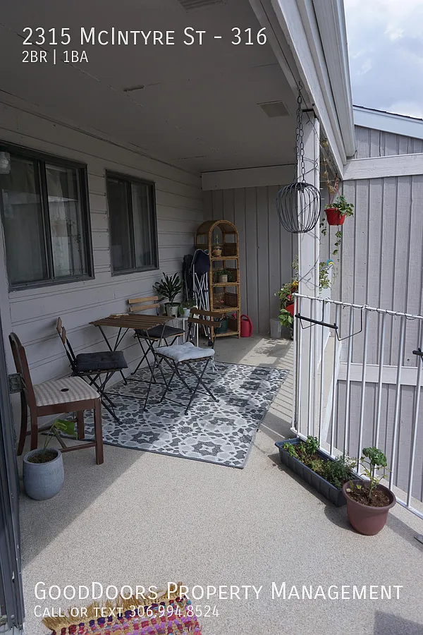 2 bed, $1,400 — Photo 1