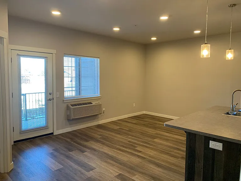 1140 SW 27th St #102 — Photo 17