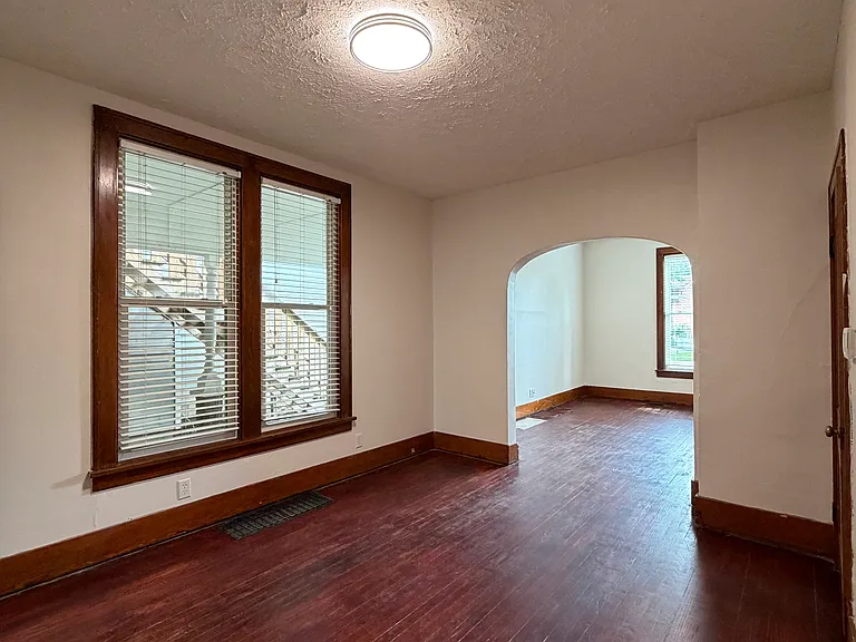 1522 Grove St — Photo 5