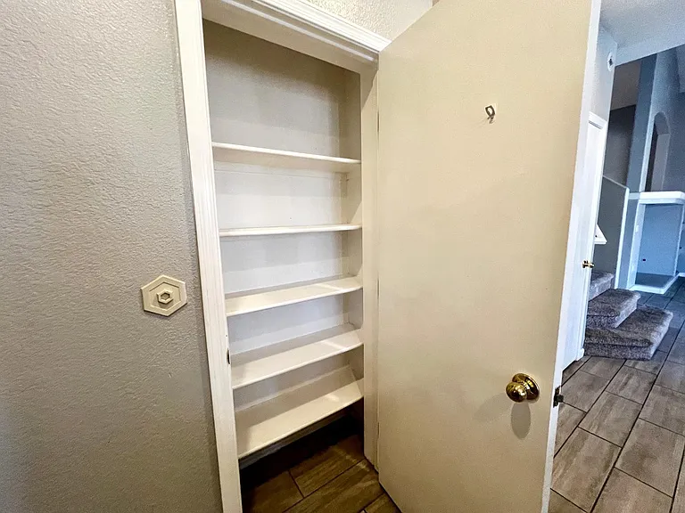1631 N Garrett Dr — Photo 18