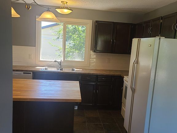 3rd image of 4135 132a Ave NW