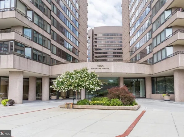 1300 Crystal Dr APT 808S, Arlington, VA 22202