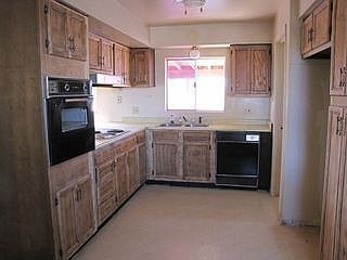 1st image of 3840 N Catalina Dr