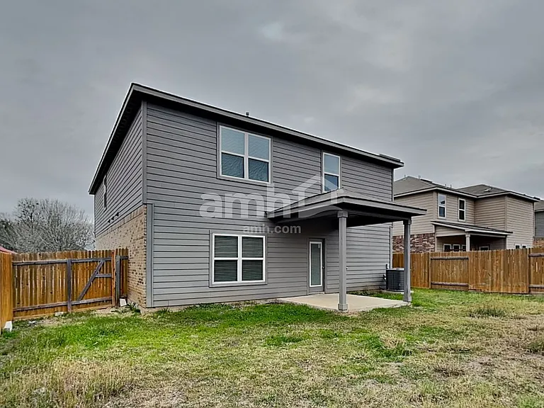 1126 Treeta Trl — Photo 24