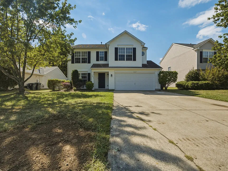 1017 Meadowbrook Ln SW