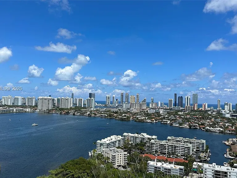 16385 Biscayne Blvd #3019 — Photo 26