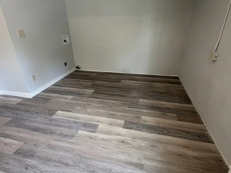 615 E Court St #A — Photo 8