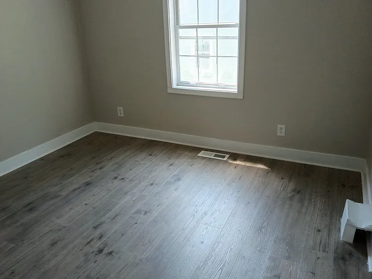 402 Green Acres Dr — Photo 6