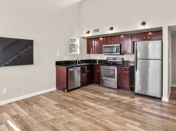 1205 W Roosevelt St #1217