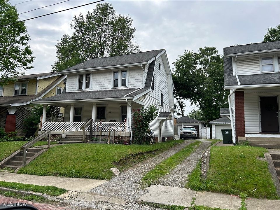 2nd image of 1521 Miami Ct NE