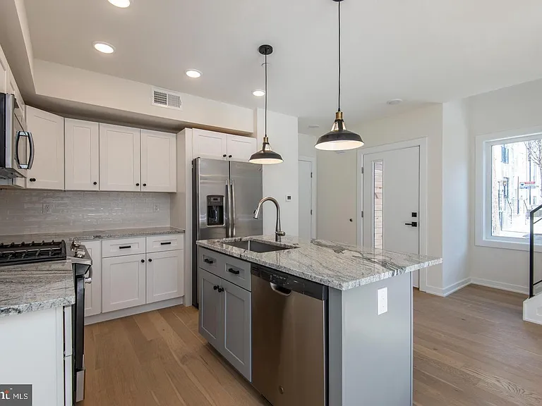 3401 Hamilton St #6 — Photo 13