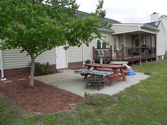 3rd image of 206 Ryan Way