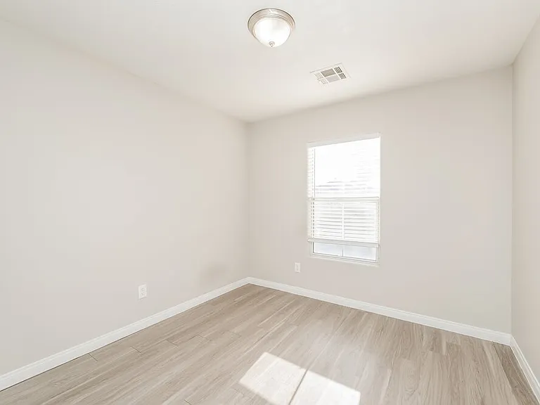 6725 Druid Hills St — Photo 12