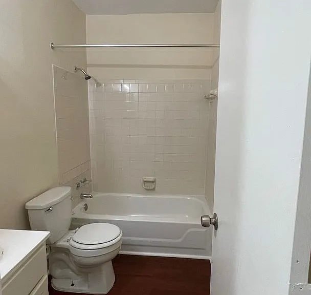 1423 W Fayette St — Photo 7