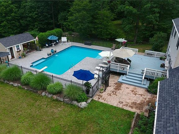 5th image of 56 Harmony Ln