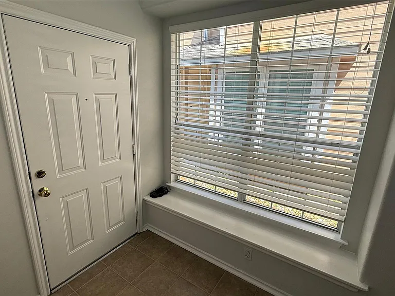 35 Ledgestone Pl — Photo 4