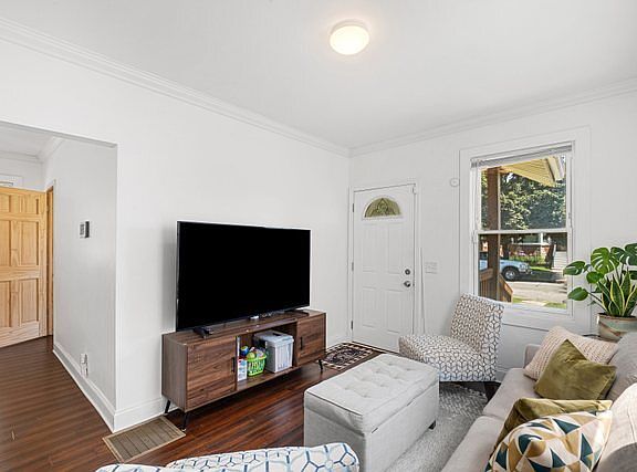 2nd image of 2848 N Monitor Ave
