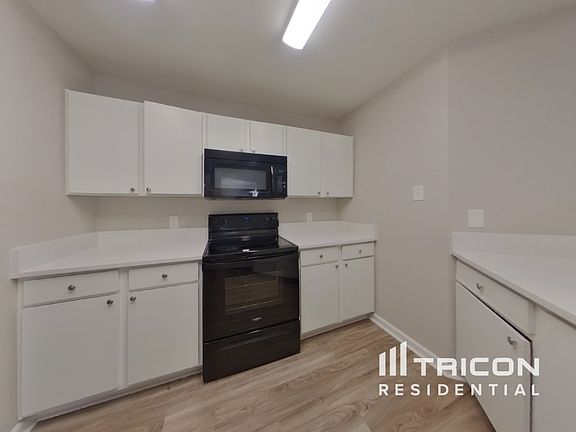 4th image of 1411 Waterlily Ln