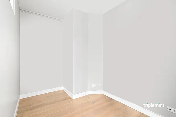 Sold by Triplemint | media 12