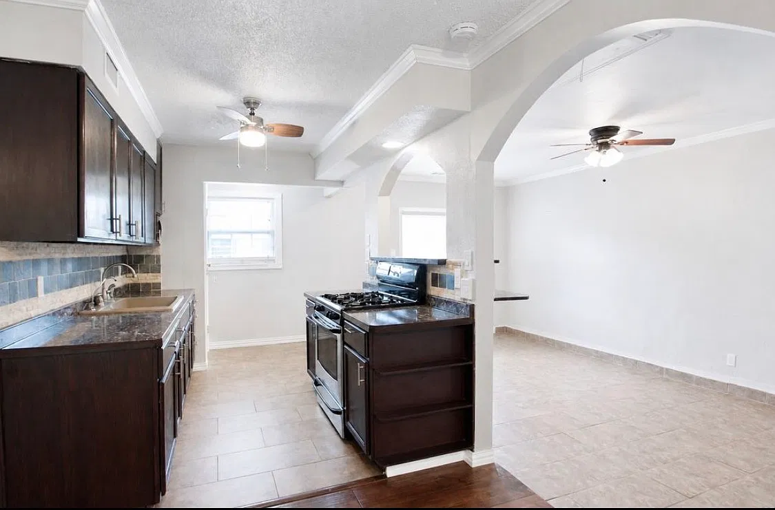 3 bed, 1.5 bath, 1273 sqft, $2,350 — Photo 1