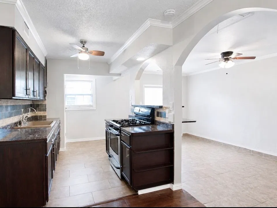 2708 North Ave
