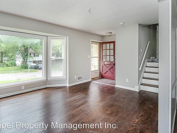 3rd image of 11028 Stark Ave