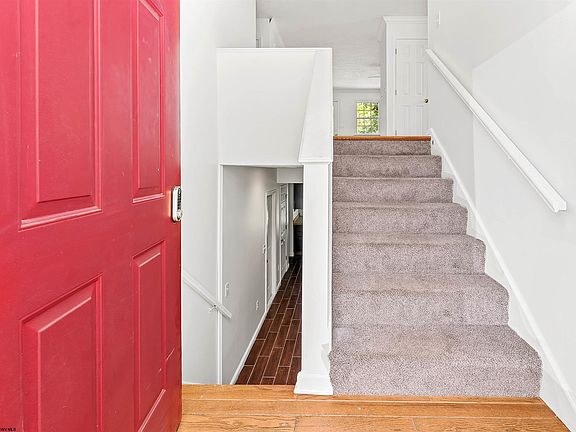 4th image of 2062 Pinecrest Dr
