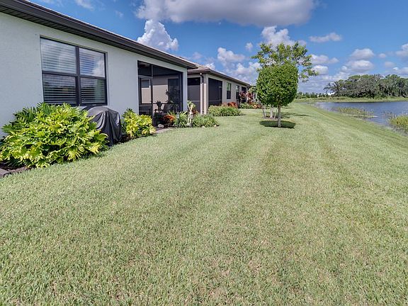3rd image of 20882 Fetterbush Pl