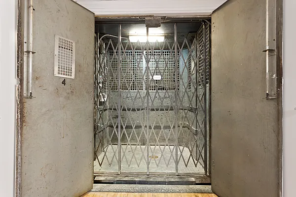 Sold by Compass | media 18