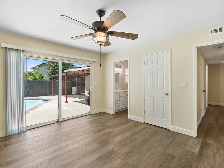 2226 Paloma Ave — Photo 11