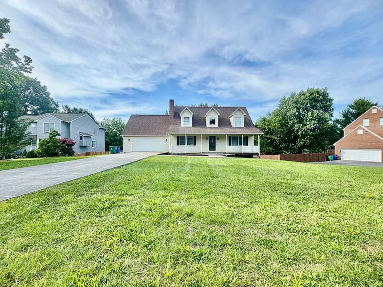 203 Cherokee Dr — Photo 16