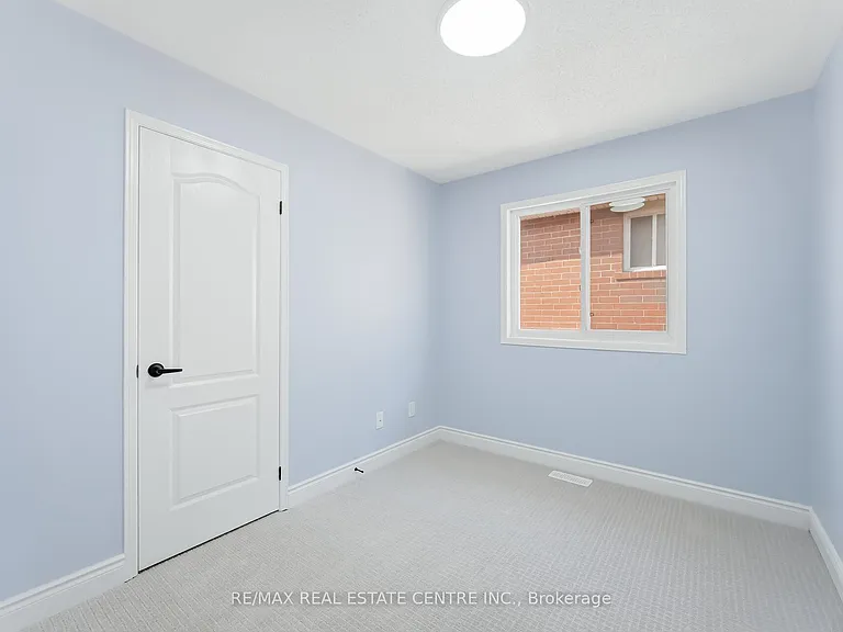 15 Heatherdale Dr — Photo 31
