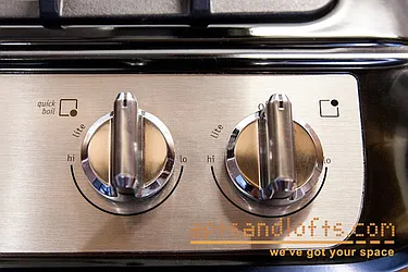 Rented by aptsandlofts.com