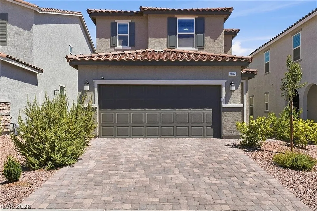 4 bed, 3.0 bath, 2118 sqft, $2,350 — Photo 1