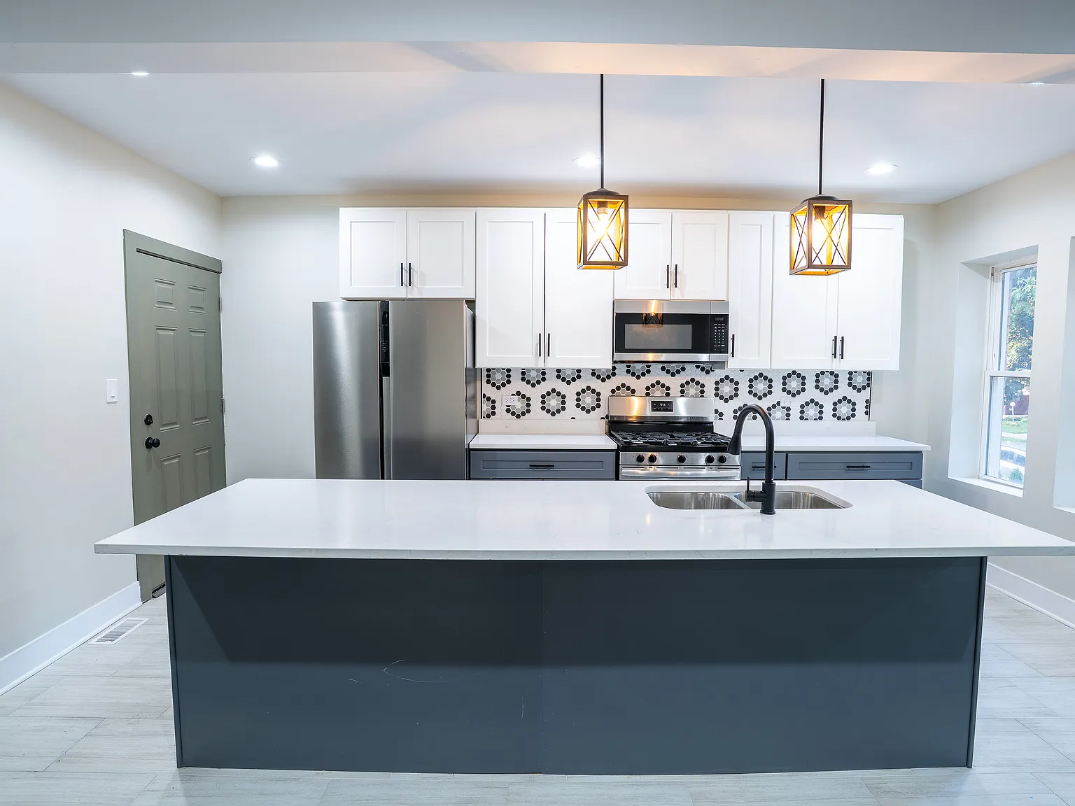3 bed, $2,500 — Photo 4