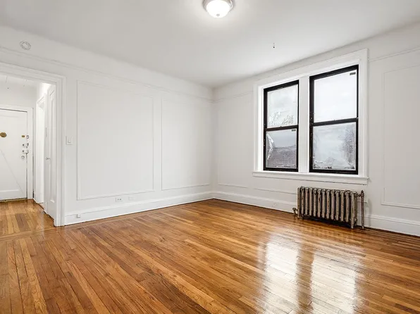39-75 56th St APT 3C, Queens, NY 11377
