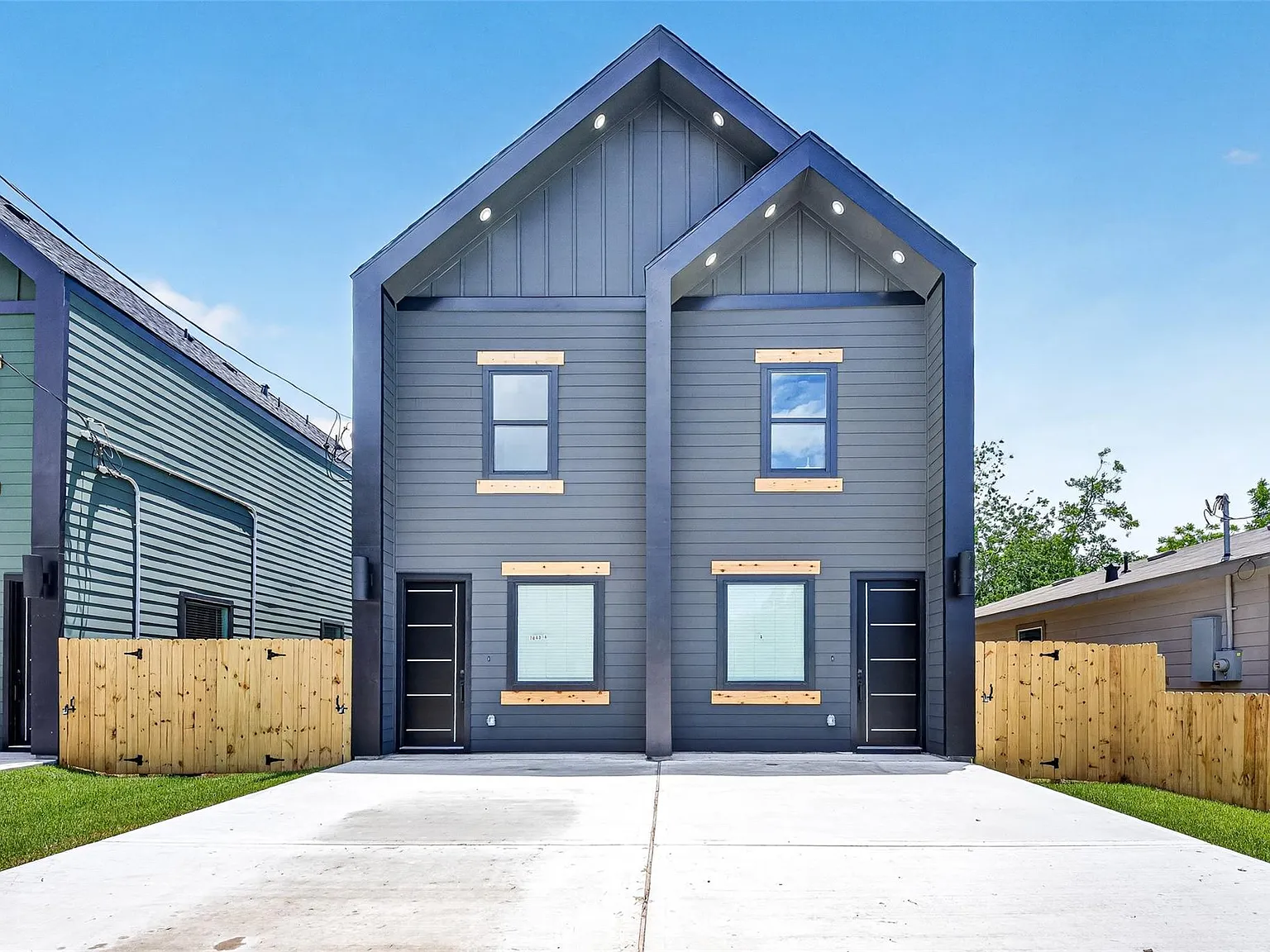 3 bed, 2.5 bath, 2664 sqft, $1,850 — Photo 1
