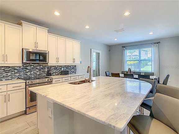 5th image of 7655 Fairfax Dr