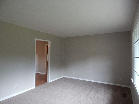 4th image of 353 Circle Hill Dr