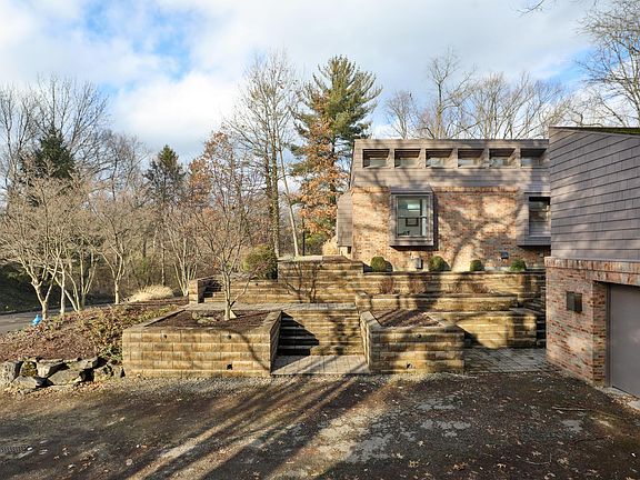 5th image of 867 Clayton Dr