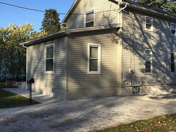 3rd image of 435 Duer Ct