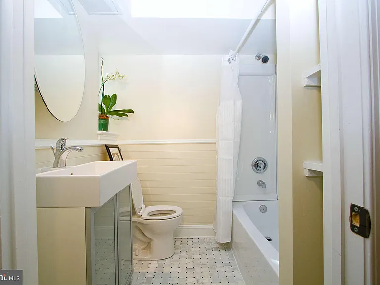 3717 Fordham Rd NW — Photo 16